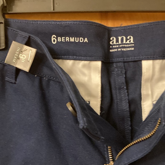 NWT Anna Navy Blue Bermuda Shorts - Picture 2 of 6